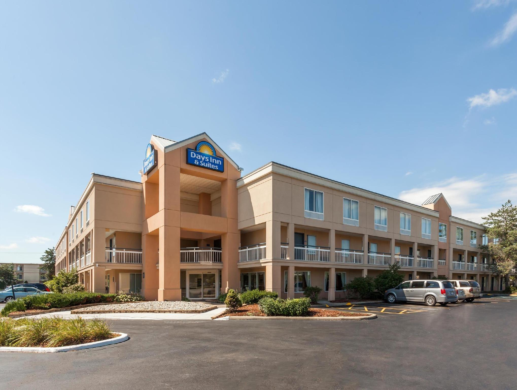 Days Inn & Suites By Wyndham Уорън Екстериор снимка