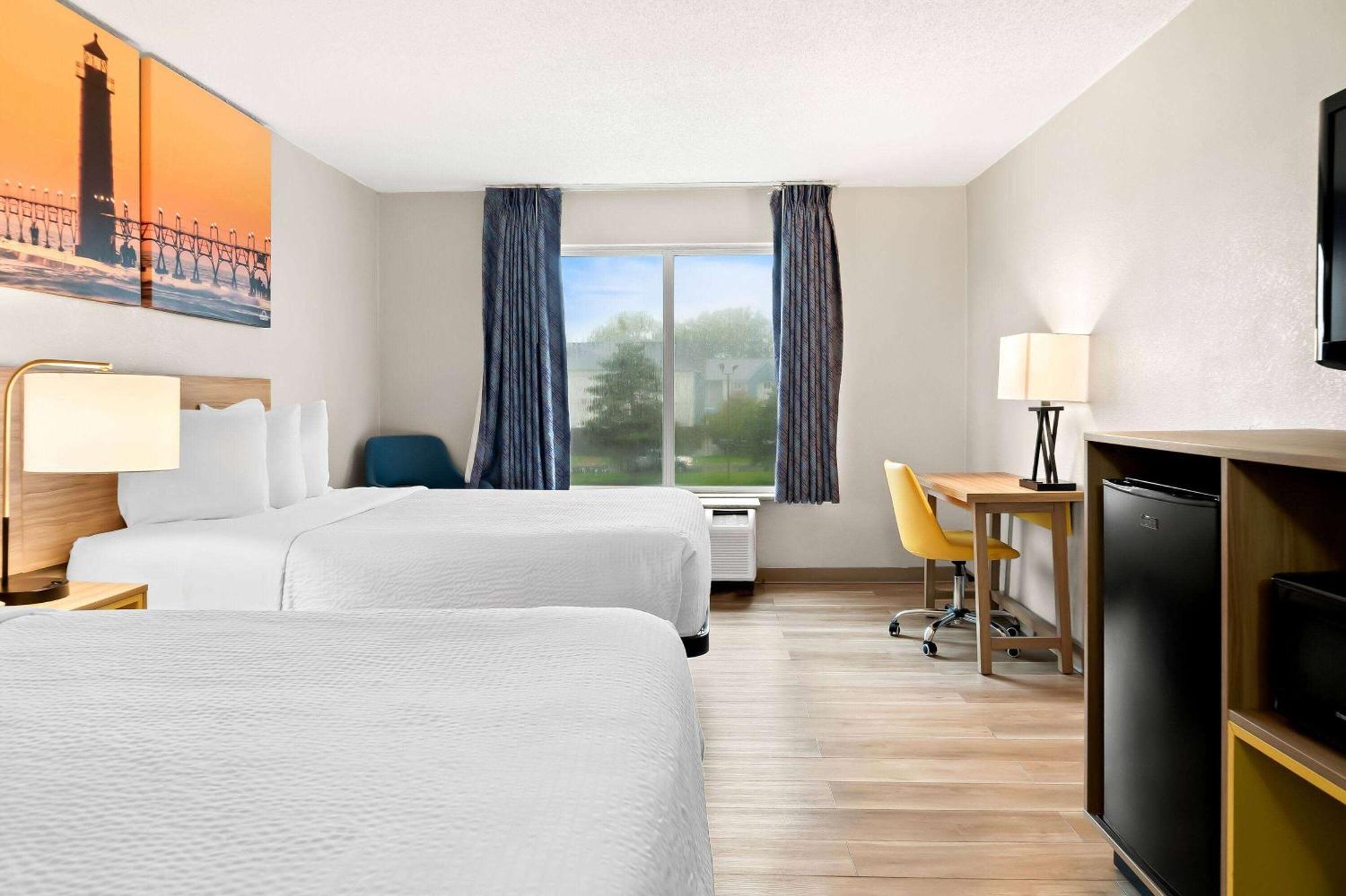 Days Inn & Suites By Wyndham Уорън Екстериор снимка