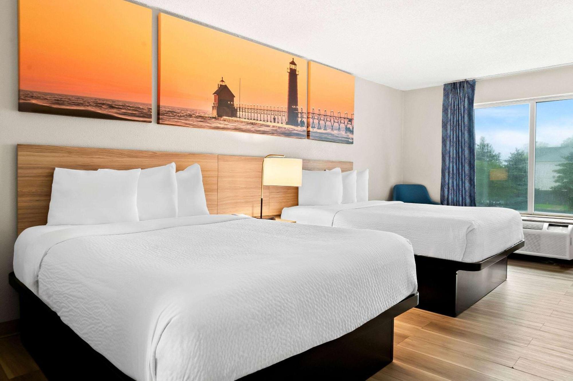 Days Inn & Suites By Wyndham Уорън Екстериор снимка
