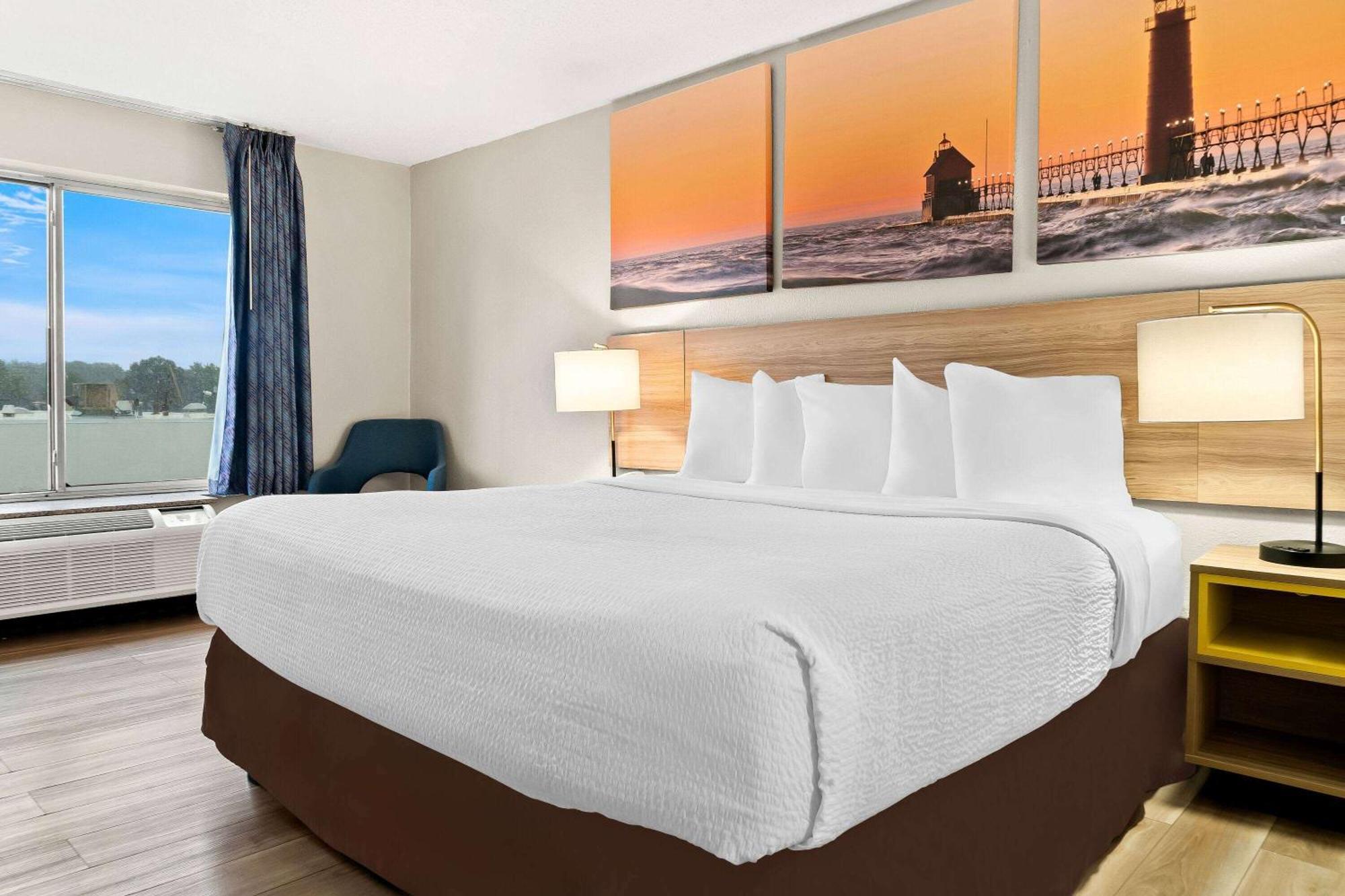 Days Inn & Suites By Wyndham Уорън Екстериор снимка