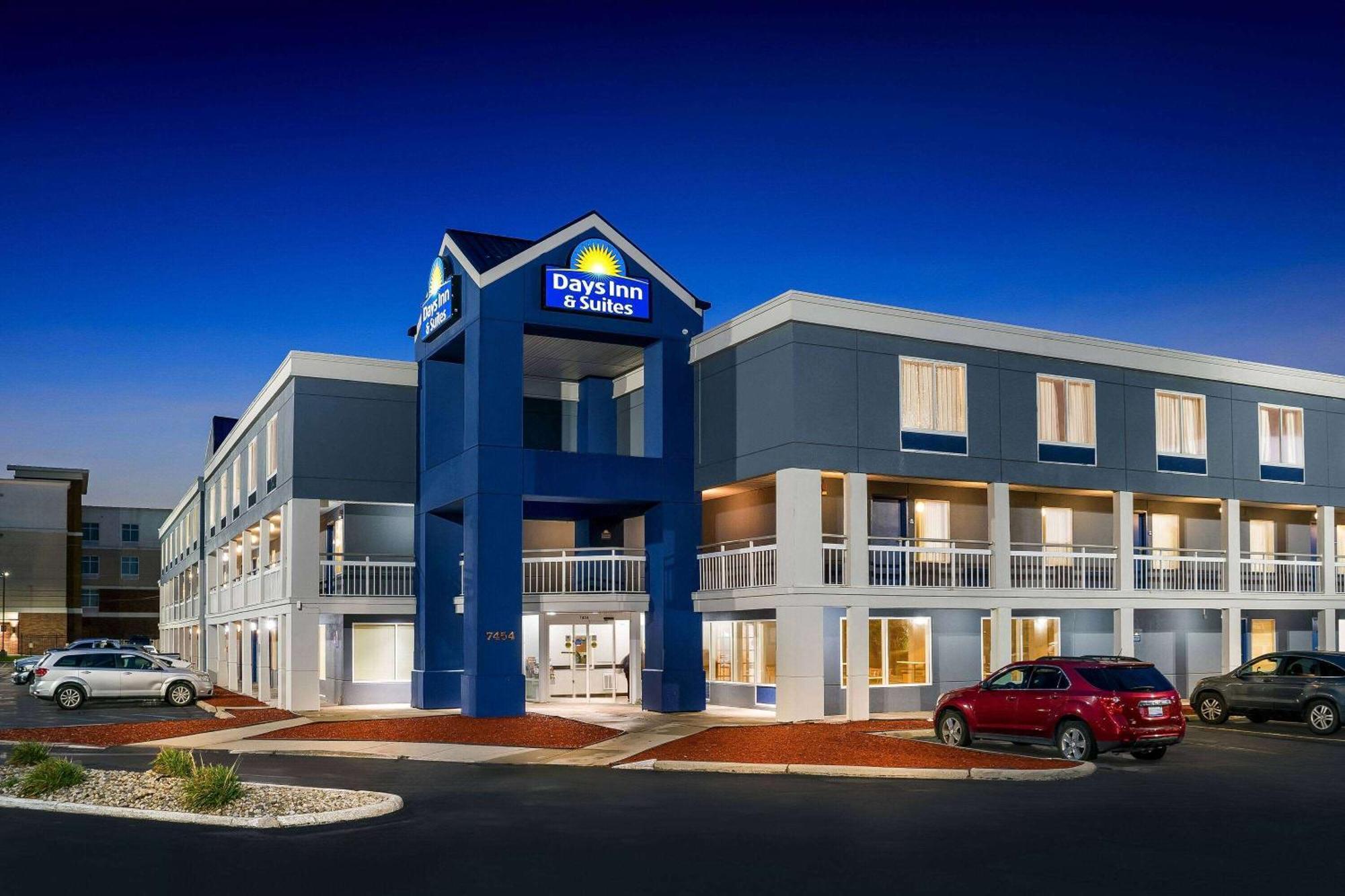 Days Inn & Suites By Wyndham Уорън Екстериор снимка